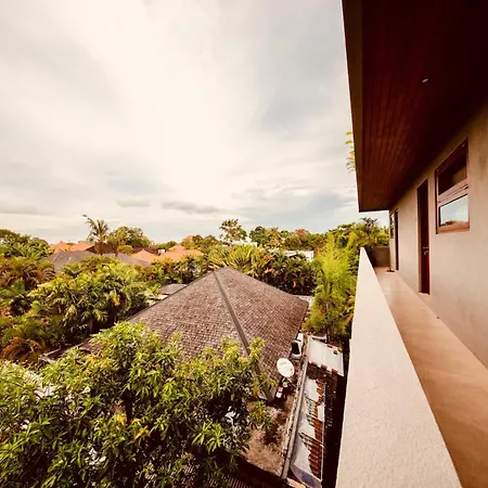 Thehub Pererenan Coworking, Pool And Rooftop