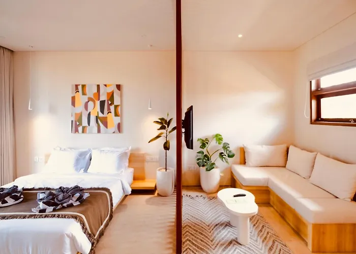 Thehub Pererenan Coworking, Pool And Rooftop 4* Canggu