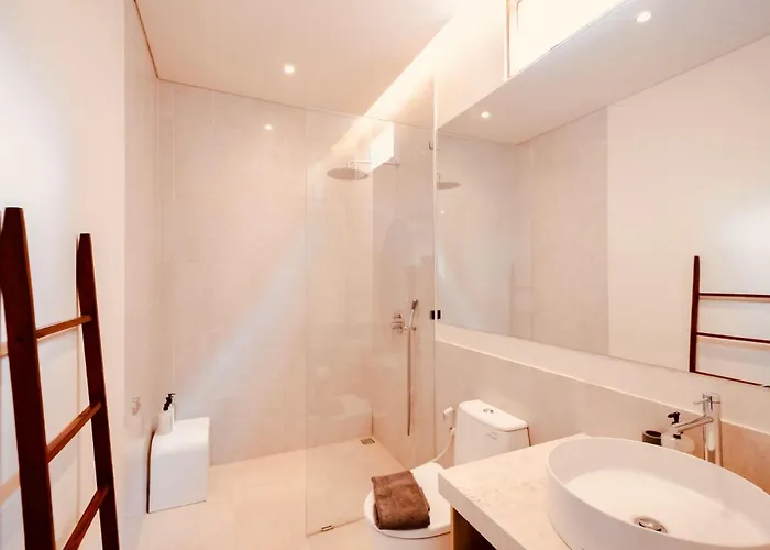 Thehub Pererenan Coworking, Pool And Rooftop Aparthotel Canggu