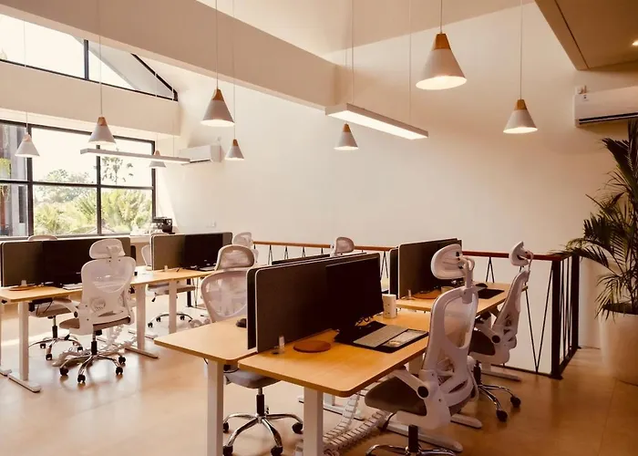 Thehub Pererenan Coworking, Pool And Rooftop 4*