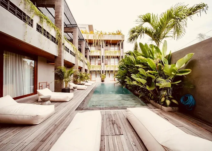 Thehub Pererenan Coworking, Pool And Rooftop Aparthotel Canggu